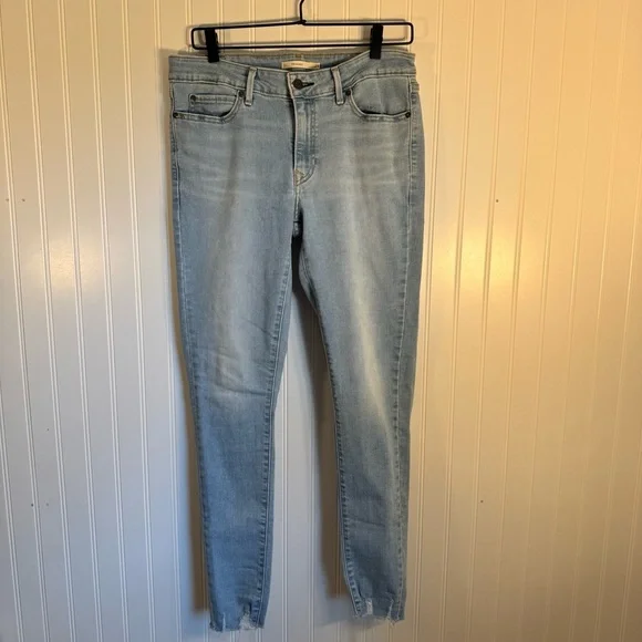 Levi’s 711 Skinny Women’s Jeans Light Wash Distressed Hem Size 29 - Picture 4 of 16